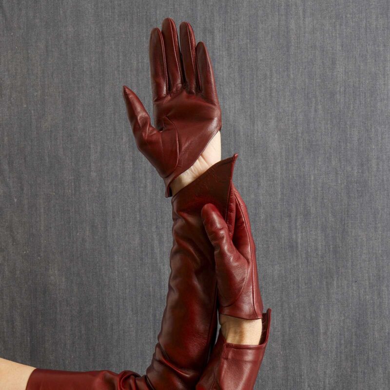 ELENA SAVÓ GLOVES BURGUNDY TRANSFORMER